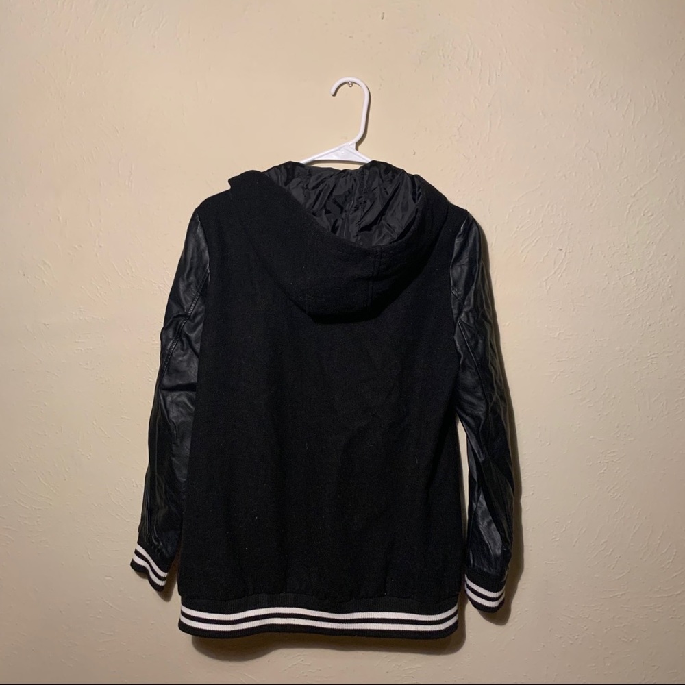 Leather jacket - Picture 3 of 3